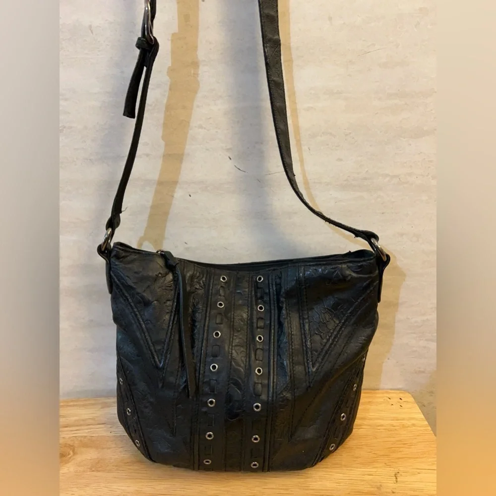 Vintage Cabin Creek Paisley Embossed genuine leather handbag grommet detailing